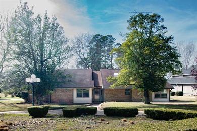 Lakefront classic! Brick ranch style home is ready for on Holly Lake Ranch Golf Club in Texas - for sale on GolfHomes.com, golf home, golf lot