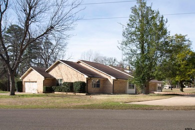 Lakefront classic! Brick ranch style home is ready for on Holly Lake Ranch Golf Club in Texas - for sale on GolfHomes.com, golf home, golf lot
