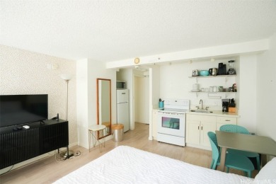 Legal Vacation Rental - This updated 1-bedroom, 2-bath condo on Ala Wai Golf Course in Hawaii - for sale on GolfHomes.com, golf home, golf lot