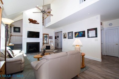 Welcome to a special Hills Quarter home. The home offers great on King Carter Golf Course in Virginia - for sale on GolfHomes.com, golf home, golf lot