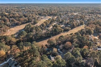 Stunning Shadowmoss Home with Golf Course Views! This spacious 2 on Shadowmoss Plantation Golf Club in South Carolina - for sale on GolfHomes.com, golf home, golf lot