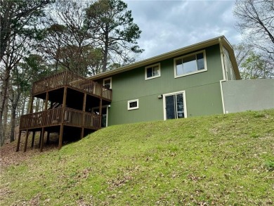 Secluded country living in Flint Ridge's gated community.
2,450 on Deer Valley Golf Course in Oklahoma - for sale on GolfHomes.com, golf home, golf lot