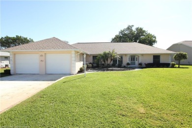 If you are looking for a golf course home, this totally on Sun n Lake Golf and Country Club in Florida - for sale on GolfHomes.com, golf home, golf lot