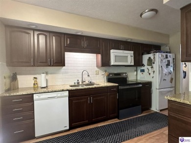 This very well-maintained, and tastefully redone condo is on Doe Valley Country Club in Kentucky - for sale on GolfHomes.com, golf home, golf lot