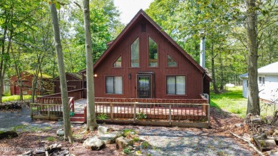 POCONOS MODERN COUNTRY CHALET Turn-Key Charming Updated 3BR 2BA on Pocono Farms Country Club in Pennsylvania - for sale on GolfHomes.com, golf home, golf lot