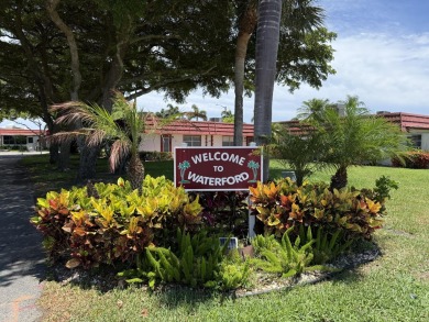 Welcome to this beautiful freshly painted 2-bedroom, 2-bath on Kings Point Golf - Executive in Florida - for sale on GolfHomes.com, golf home, golf lot