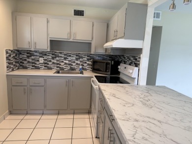 Welcome to this beautiful freshly painted 2-bedroom, 2-bath on Kings Point Golf - Executive in Florida - for sale on GolfHomes.com, golf home, golf lot