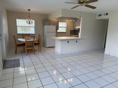 Welcome to this beautiful freshly painted 2-bedroom, 2-bath on Kings Point Golf - Executive in Florida - for sale on GolfHomes.com, golf home, golf lot