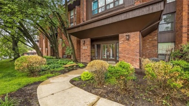 If you're looking for private living in a community setting on Creve Coeur Golf Course in Missouri - for sale on GolfHomes.com, golf home, golf lot