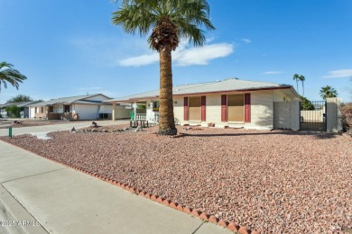 Discover this charming 3-bedroom (all generously sized) on Sun City Lakes West and East in Arizona - for sale on GolfHomes.com, golf home, golf lot