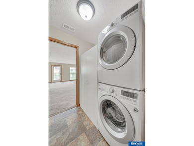 Come see this beautiful 2 story townhome in NE Lincoln! This on Mahoney Golf Course in Nebraska - for sale on GolfHomes.com, golf home, golf lot