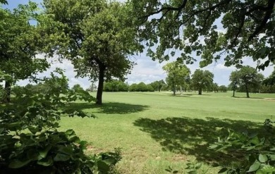 Beautifully remodeled 2-story townhome in the heart of Edmond! on KickingBird Golf Course in Oklahoma - for sale on GolfHomes.com, golf home, golf lot