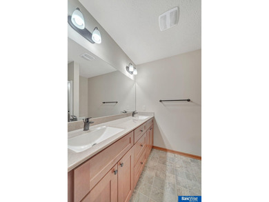 Come see this beautiful 2 story townhome in NE Lincoln! This on Mahoney Golf Course in Nebraska - for sale on GolfHomes.com, golf home, golf lot
