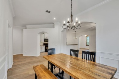 THIS HOME IS PERFECT! MOVE IN READY, LOW MAINTENANCE HOME IN A on Heritage Ranch Golf and Country Club in Texas - for sale on GolfHomes.com, golf home, golf lot