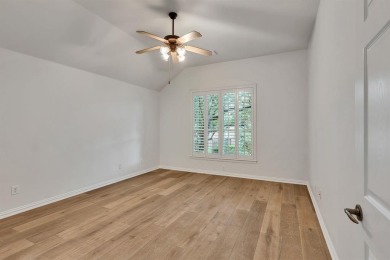THIS HOME IS PERFECT! MOVE IN READY, LOW MAINTENANCE HOME IN A on Heritage Ranch Golf and Country Club in Texas - for sale on GolfHomes.com, golf home, golf lot