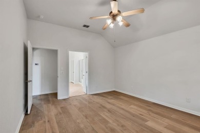 THIS HOME IS PERFECT! MOVE IN READY, LOW MAINTENANCE HOME IN A on Heritage Ranch Golf and Country Club in Texas - for sale on GolfHomes.com, golf home, golf lot