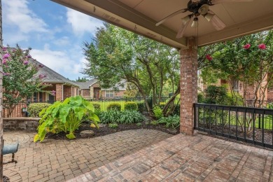 THIS HOME IS PERFECT! MOVE IN READY, LOW MAINTENANCE HOME IN A on Heritage Ranch Golf and Country Club in Texas - for sale on GolfHomes.com, golf home, golf lot