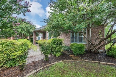 THIS HOME IS PERFECT! MOVE IN READY, LOW MAINTENANCE HOME IN A on Heritage Ranch Golf and Country Club in Texas - for sale on GolfHomes.com, golf home, golf lot