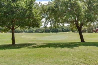 THIS HOME IS PERFECT! MOVE IN READY, LOW MAINTENANCE HOME IN A on Heritage Ranch Golf and Country Club in Texas - for sale on GolfHomes.com, golf home, golf lot