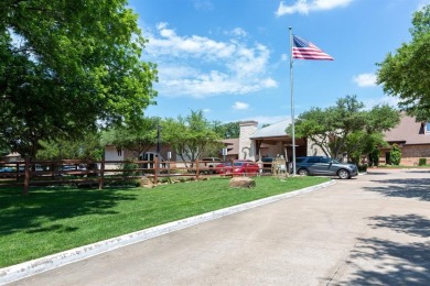 THIS HOME IS PERFECT! MOVE IN READY, LOW MAINTENANCE HOME IN A on Heritage Ranch Golf and Country Club in Texas - for sale on GolfHomes.com, golf home, golf lot