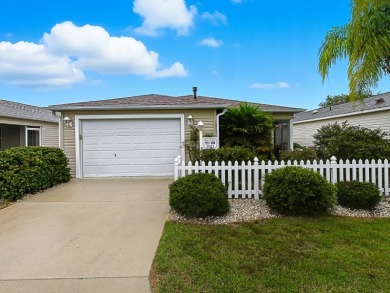 BOND PAID!  ROOF 2023! HVAC 2024!  WELL MAINTAINED COLONY PATIO on The Links of Spruce Creek in Florida - for sale on GolfHomes.com, golf home, golf lot