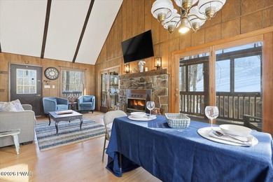 Welcome HOME to 139 Lakeview Drive W in Lake Ariel. This cozy & on The Hideout Golf in Pennsylvania - for sale on GolfHomes.com, golf home, golf lot