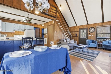 Welcome HOME to 139 Lakeview Drive W in Lake Ariel. This cozy & on The Hideout Golf in Pennsylvania - for sale on GolfHomes.com, golf home, golf lot