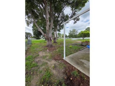 Welcome to this well-kept 2-bedroom, 2-bath home in the popular on Brookridge Country Club in Florida - for sale on GolfHomes.com, golf home, golf lot
