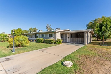 Beautifully kept 2BD/2BA 1,269 sqft golf-course home with leased on Sun City South Golf Course in Arizona - for sale on GolfHomes.com, golf home, golf lot