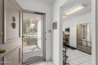 Beautifully kept 2BD/2BA 1,269 sqft golf-course home with leased on Sun City South Golf Course in Arizona - for sale on GolfHomes.com, golf home, golf lot