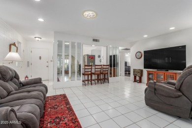 Beautifully kept 2BD/2BA 1,269 sqft golf-course home with leased on Sun City South Golf Course in Arizona - for sale on GolfHomes.com, golf home, golf lot