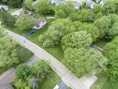 Build your dream home in beautiful Candlewick Lake. Close to the on Savannah Oaks Golf Club of Candlewick Lake in Illinois - for sale on GolfHomes.com, golf home, golf lot