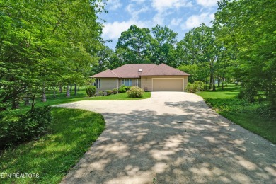 Charming Ranch-Style Golf Front Home on Druid Hills #7 - on Druid Hills Golf Club in Tennessee - for sale on GolfHomes.com, golf home, golf lot
