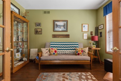Opportunity awaits at 437 Prairie Knoll! This spacious condo is on Timber Pointe Golf Club in Illinois - for sale on GolfHomes.com, golf home, golf lot