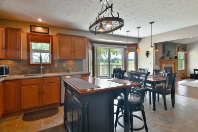 Beautiful 3 bed, 2 bath home in desired Westlake Village! This on Westlake Village in Illinois - for sale on GolfHomes.com, golf home, golf lot