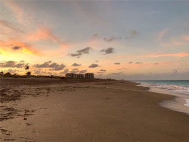 Charming, elegant, cozy and harmonious spacious 2 bedroom ocean on Ocean Village Golf Course in Florida - for sale on GolfHomes.com, golf home, golf lot