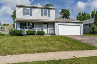 Beautiful 3 bedroom, 1.5 bath, two-story home with a 2 car on Sandy Hollow Golf Course in Illinois - for sale on GolfHomes.com, golf home, golf lot