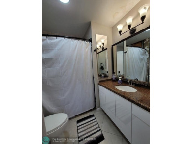 All Ages, includes Roof/ Insurance. Short distance to Downtown on Delray Beach Golf Club in Florida - for sale on GolfHomes.com, golf home, golf lot