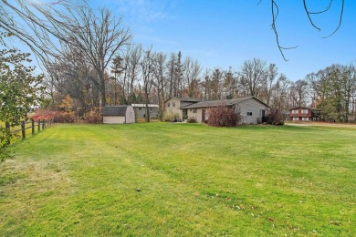 Wonderfully maintained and spacious home located just off the #6 on Royal Scot Country Club in Wisconsin - for sale on GolfHomes.com, golf home, golf lot