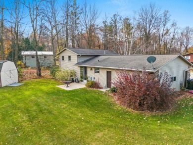 Wonderfully maintained and spacious home located just off the #6 on Royal Scot Country Club in Wisconsin - for sale on GolfHomes.com, golf home, golf lot