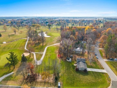 Wonderfully maintained and spacious home located just off the #6 on Royal Scot Country Club in Wisconsin - for sale on GolfHomes.com, golf home, golf lot