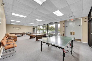 ALL AGES condo blends style & function! Spacious bedroom on Inverrary Country Club in Florida - for sale on GolfHomes.com, golf home, golf lot