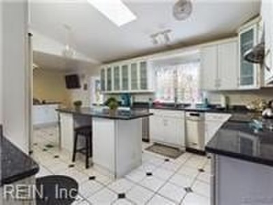 *INSTANT EQUITY* Welcome to 9104 River Cres, a beautifully on Cedar Point Country Club in Virginia - for sale on GolfHomes.com, golf home, golf lot