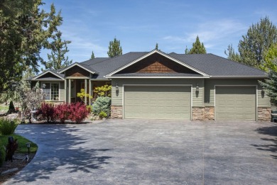 Live the resort lifestyle on the 6th fairway of Eagle Crest! on Eagle Crest Golf Resort - Resort Course in Oregon - for sale on GolfHomes.com, golf home, golf lot