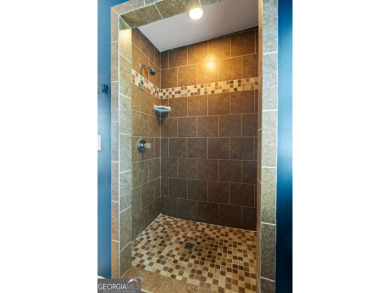 Come check out this well-cared for extra-large 3 bedroom 2 bath on East Lake Golf Club in Georgia - for sale on GolfHomes.com, golf home, golf lot
