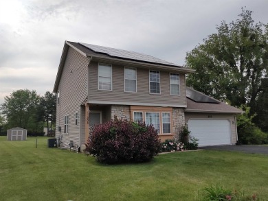 This home is ready for a new owner.  Need to move in quick? on Savannah Oaks Golf Club of Candlewick Lake in Illinois - for sale on GolfHomes.com, golf home, golf lot