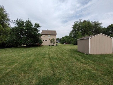 This home is ready for a new owner.  Need to move in quick? on Savannah Oaks Golf Club of Candlewick Lake in Illinois - for sale on GolfHomes.com, golf home, golf lot