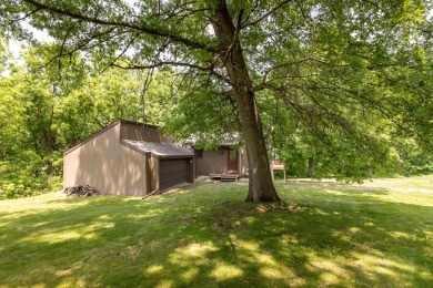 Bright, airy, and updated 4 bed, 2.5 bath Galena Territory on Eagle Ridge Inn and Resort in Illinois - for sale on GolfHomes.com, golf home, golf lot