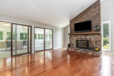 Bright, airy, and updated 4 bed, 2.5 bath Galena Territory on Eagle Ridge Inn and Resort in Illinois - for sale on GolfHomes.com, golf home, golf lot