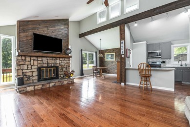 Bright, airy, and updated 4 bed, 2.5 bath Galena Territory on Eagle Ridge Inn and Resort in Illinois - for sale on GolfHomes.com, golf home, golf lot